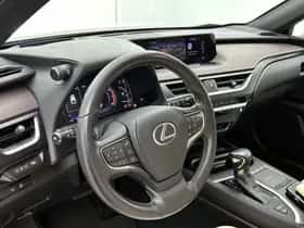 Lexus UX (2019) thumbnail 37