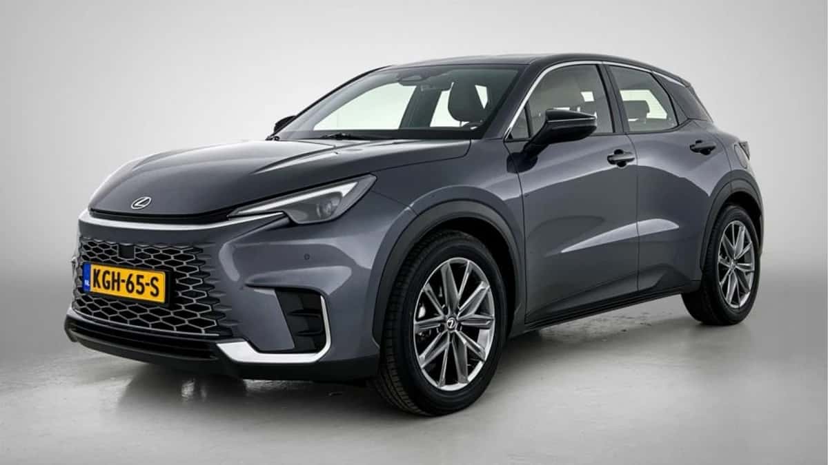 Lexus LBX (2024) — foto 1