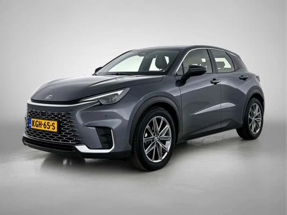 Lexus LBX (2024) — foto 1