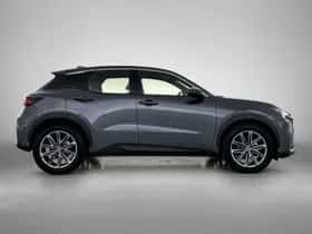Lexus LBX (2024) thumbnail 12