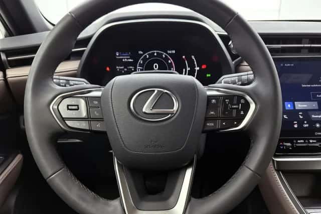 Lexus LBX (2024) thumbnail 18