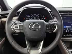 Lexus LBX (2024) thumbnail 18