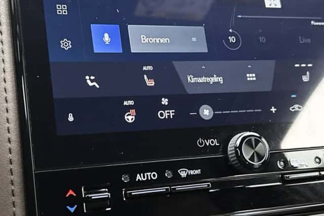 Lexus LBX (2024) thumbnail 19