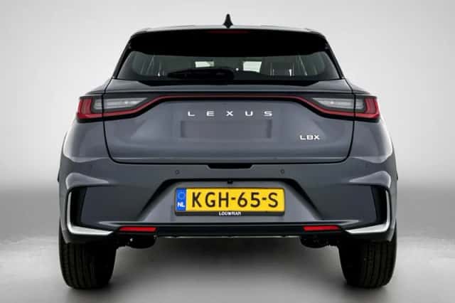Lexus LBX (2024) thumbnail 21
