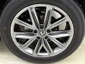 Lexus LBX (2024) thumbnail 23