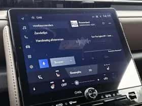 Lexus LBX (2024) thumbnail 9