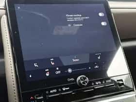 Lexus LBX (2024) thumbnail 10