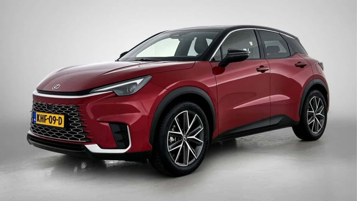Lexus LBX (2024) — foto 1