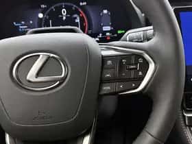 Lexus LBX (2024) thumbnail 14