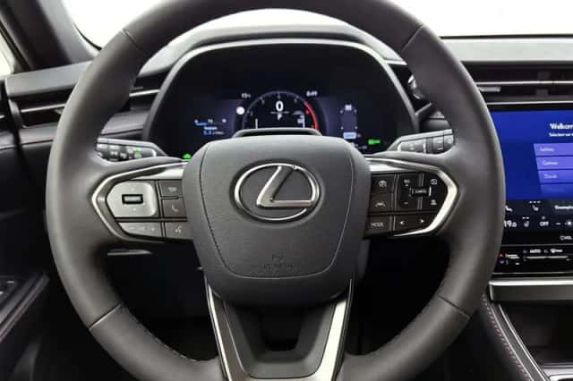 Lexus LBX (2024) thumbnail 17