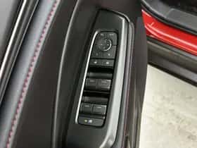 Lexus LBX (2024) thumbnail 21