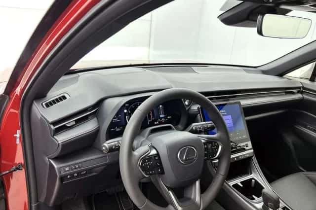 Lexus LBX (2024) thumbnail 32