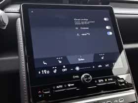 Lexus LBX (2024) thumbnail 9
