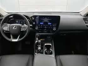 Lexus NX (2025) thumbnail 4
