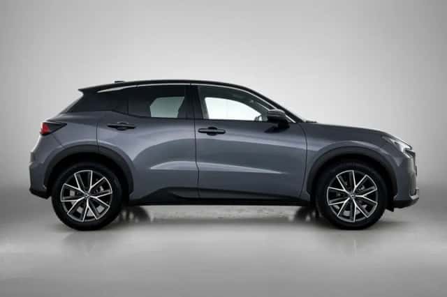 Lexus LBX (2024) thumbnail 11