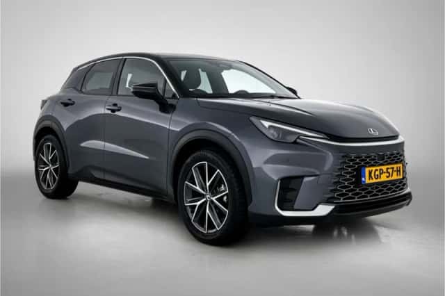 Lexus LBX (2024) thumbnail 12