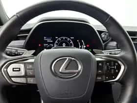 Lexus LBX (2024) thumbnail 17