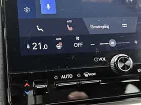 Lexus LBX (2024) thumbnail 18