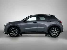 Lexus LBX (2024) thumbnail 3
