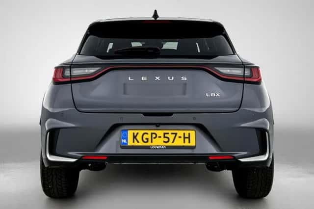 Lexus LBX (2024) thumbnail 21