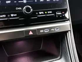 Lexus LBX (2024) thumbnail 24