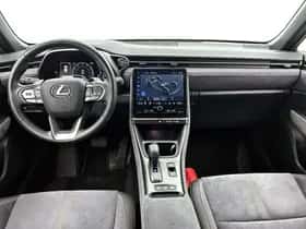 Lexus LBX (2024) thumbnail 4