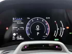 Lexus LBX (2024) thumbnail 5