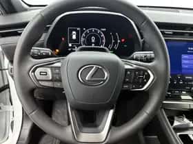 Lexus LBX (2025) thumbnail 17