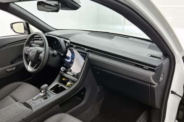 Lexus LBX (2025) thumbnail 6