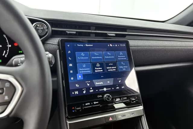 Lexus LBX (2025) thumbnail 7
