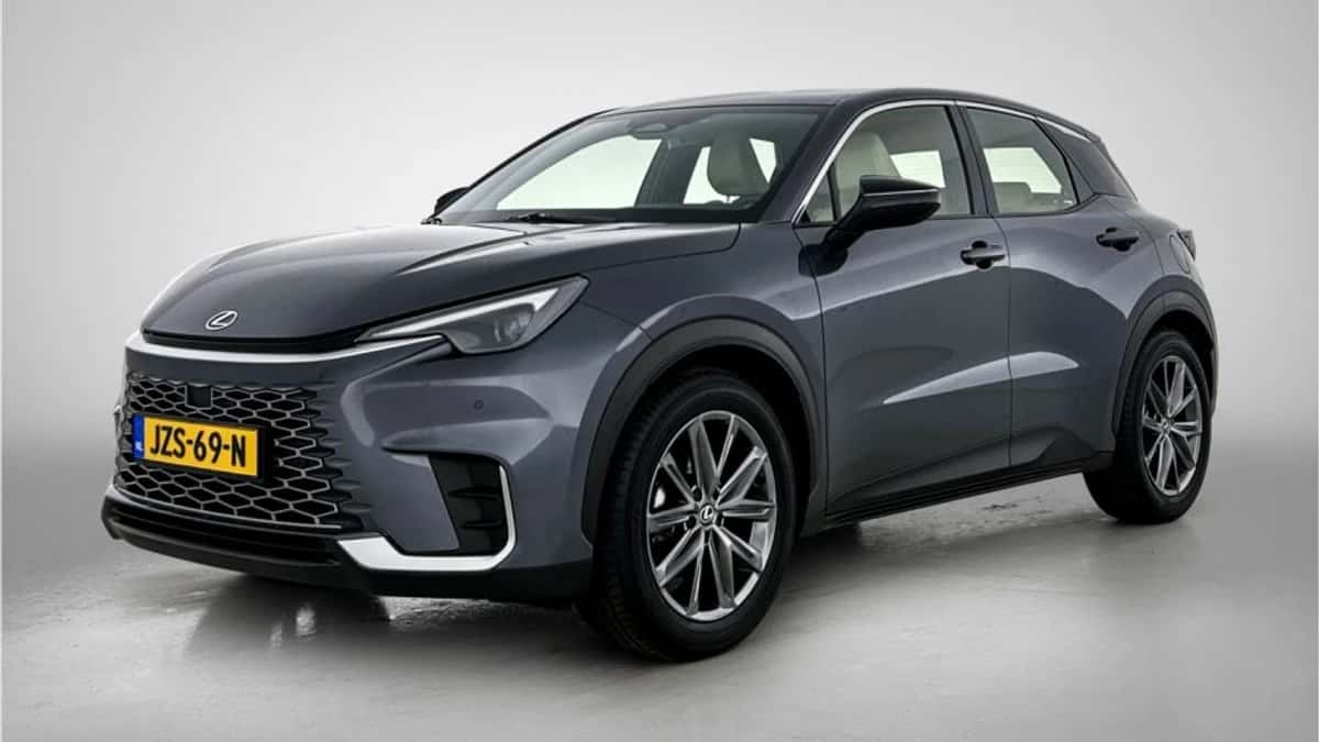 Lexus LBX (2024) — foto 1