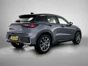 Lexus LBX (2024) thumbnail 2