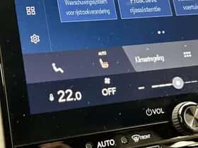 Lexus LBX (2024) thumbnail 18