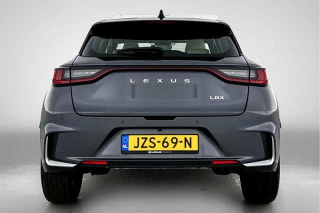 Lexus LBX (2024) thumbnail 20