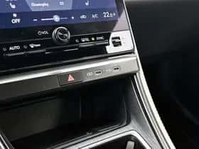 Lexus LBX (2024) thumbnail 23