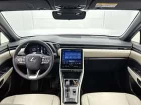 Lexus LBX (2024) thumbnail 4
