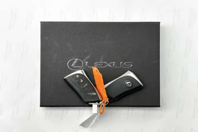 Lexus LBX (2024) thumbnail 32