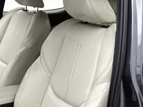 Lexus LBX (2024) thumbnail 33