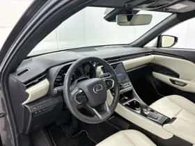 Lexus LBX (2024) thumbnail 34
