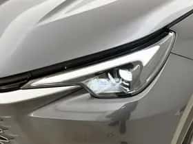 Lexus LBX (2024) thumbnail 37