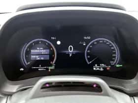 Lexus LBX (2024) thumbnail 5