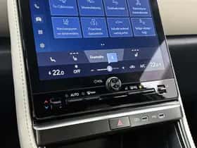 Lexus LBX (2024) thumbnail 9