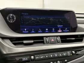 Lexus ES (2021) thumbnail 12