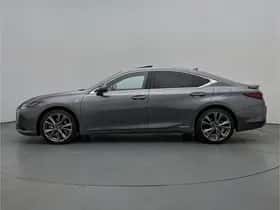 Lexus ES (2021) thumbnail 3