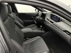 Lexus ES (2021) thumbnail 35