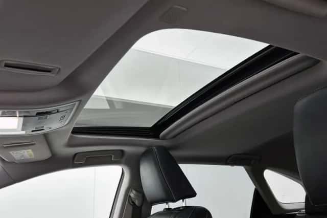 Lexus RX (2019) thumbnail 4