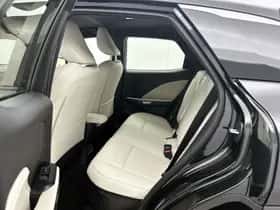 Lexus LBX (2024) thumbnail 16