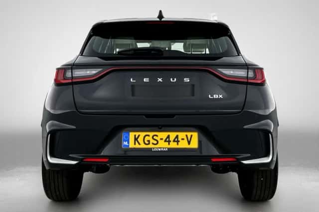 Lexus LBX (2024) thumbnail 20