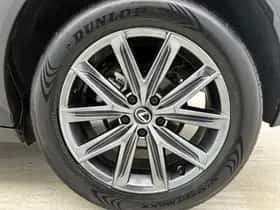 Lexus LBX (2024) thumbnail 22