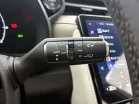 Lexus LBX (2024) thumbnail 25